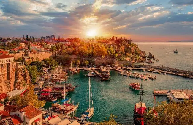 Antalya: A Popular Tourist Destination and Hub for Dental Tourism Antalya: A Popular Tourist Destination and Hub for Dental Tourism
